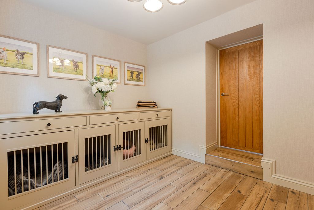Property photo 3 of 43