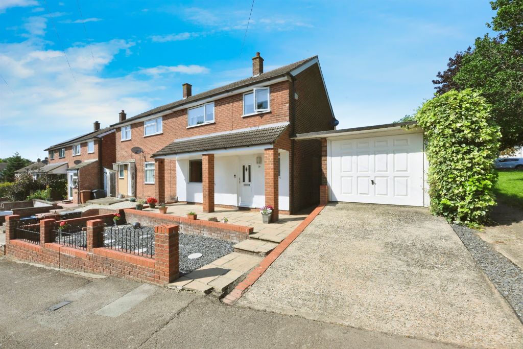 Property photo 2 of 16