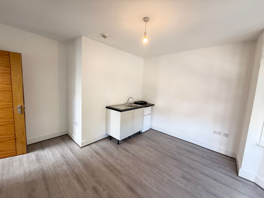 Property photo 1 of 2