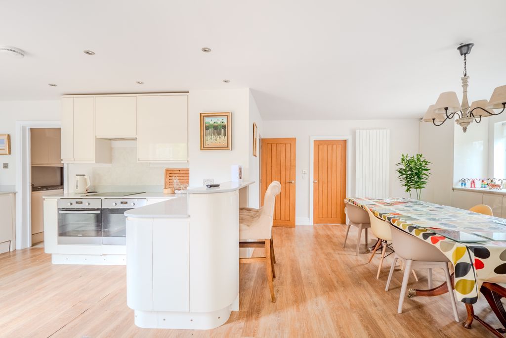 Property photo 3 of 31 Photo 15