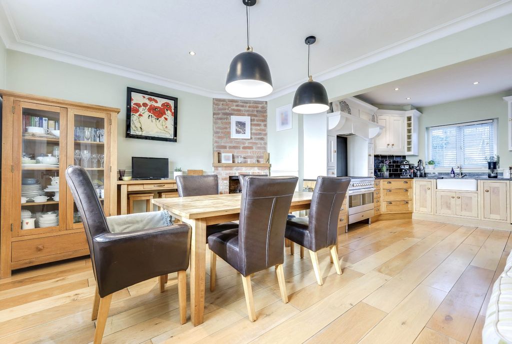 Property photo 3 of 23 Picture No. 10