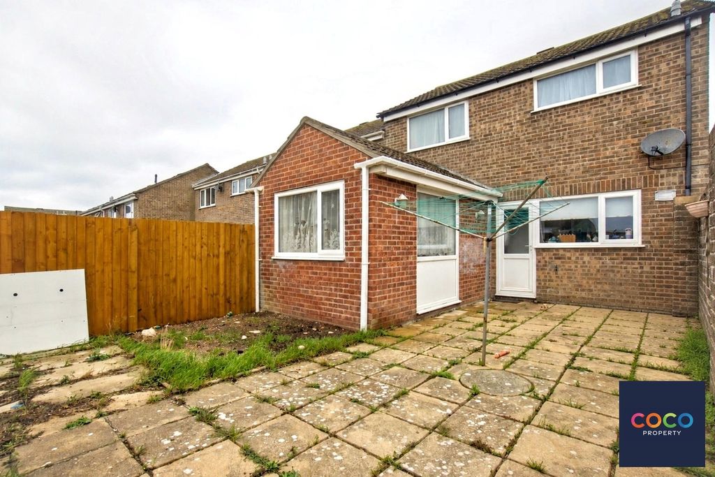 Property photo 2 of 12 5704722