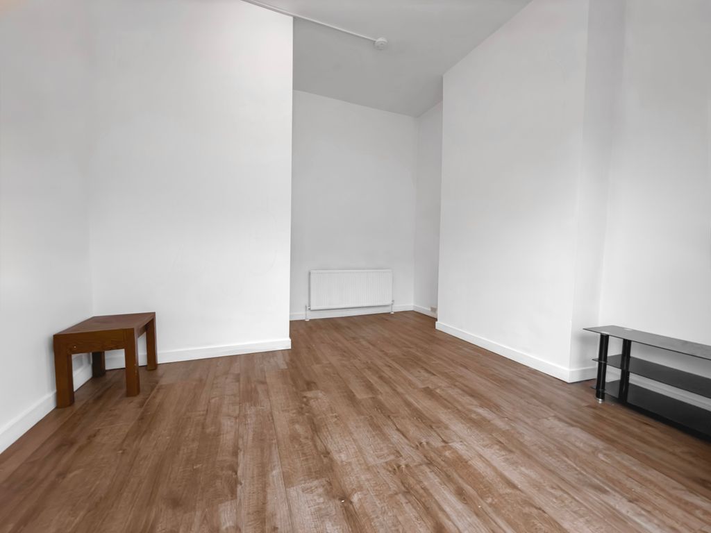 Property photo 2 of 7 Photo 1