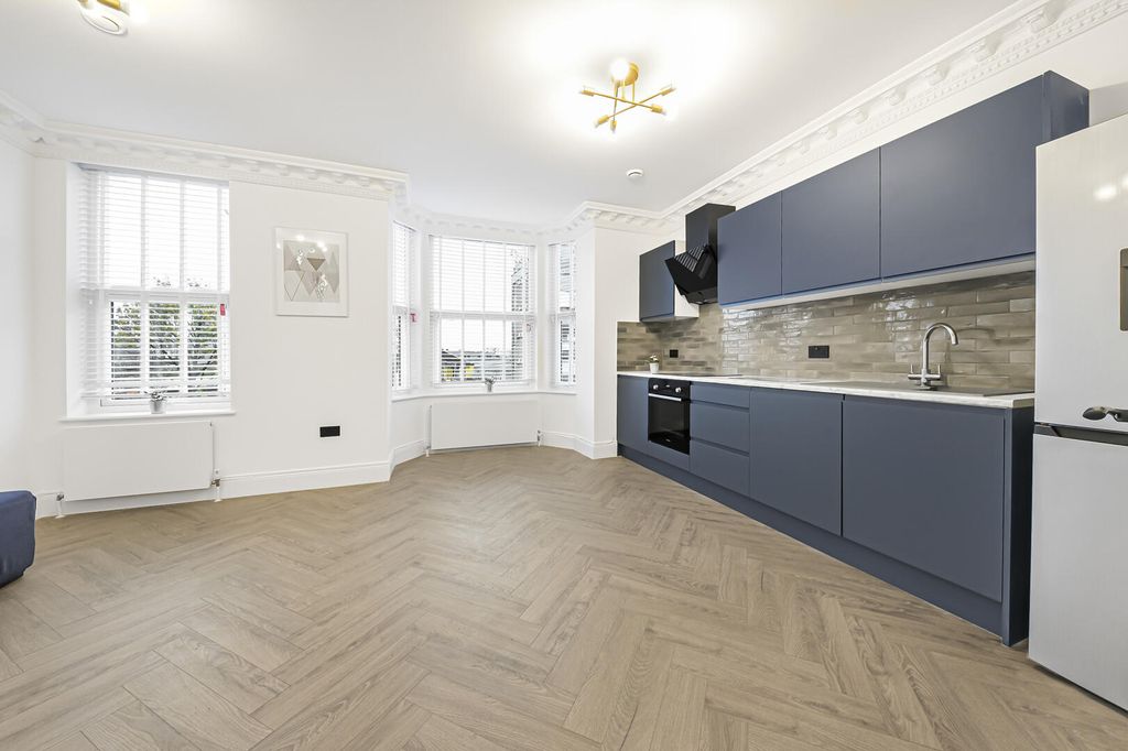 Property photo 3 of 9 Kitchen