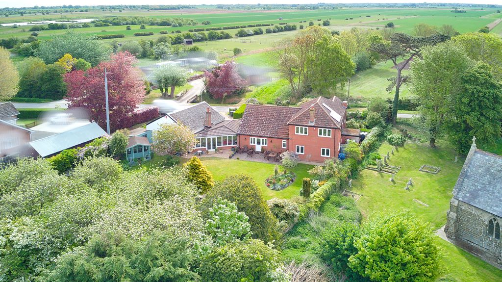 Property photo 2 of 38