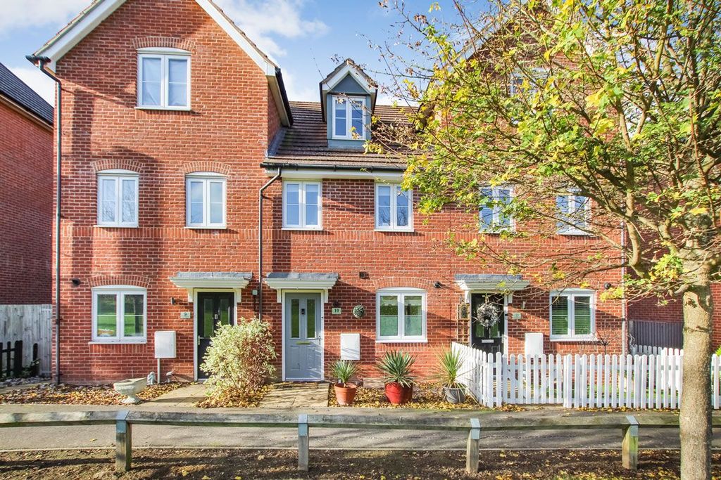 Property photo 2 of 20