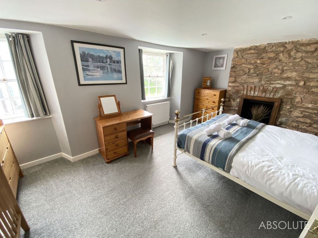 Property photo 3 of 12 Bedroom 1