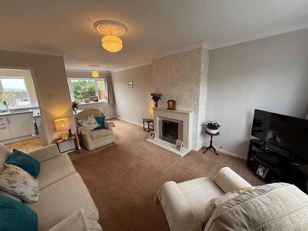 Property photo 2 of 19