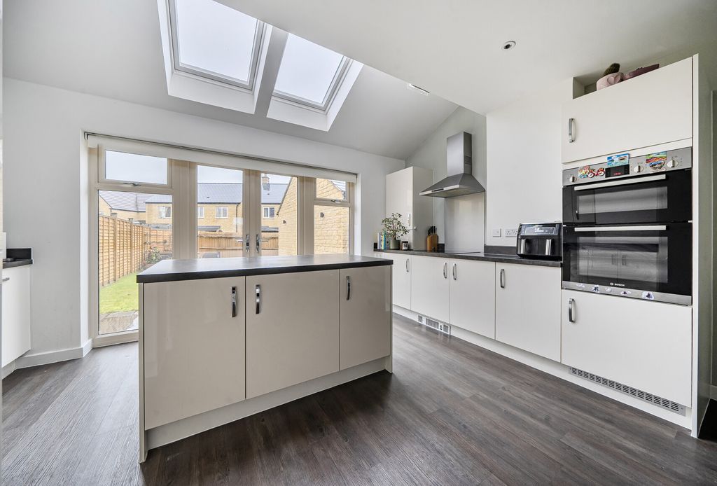 Property photo 2 of 16 1434240-6-69c653E...