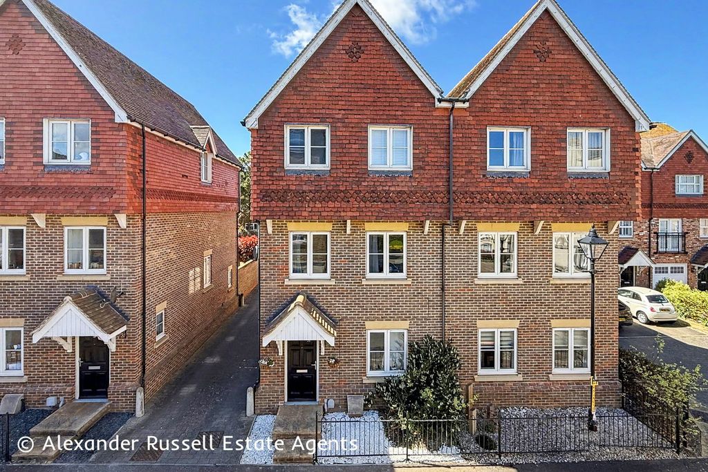 Property photo 1 of 26