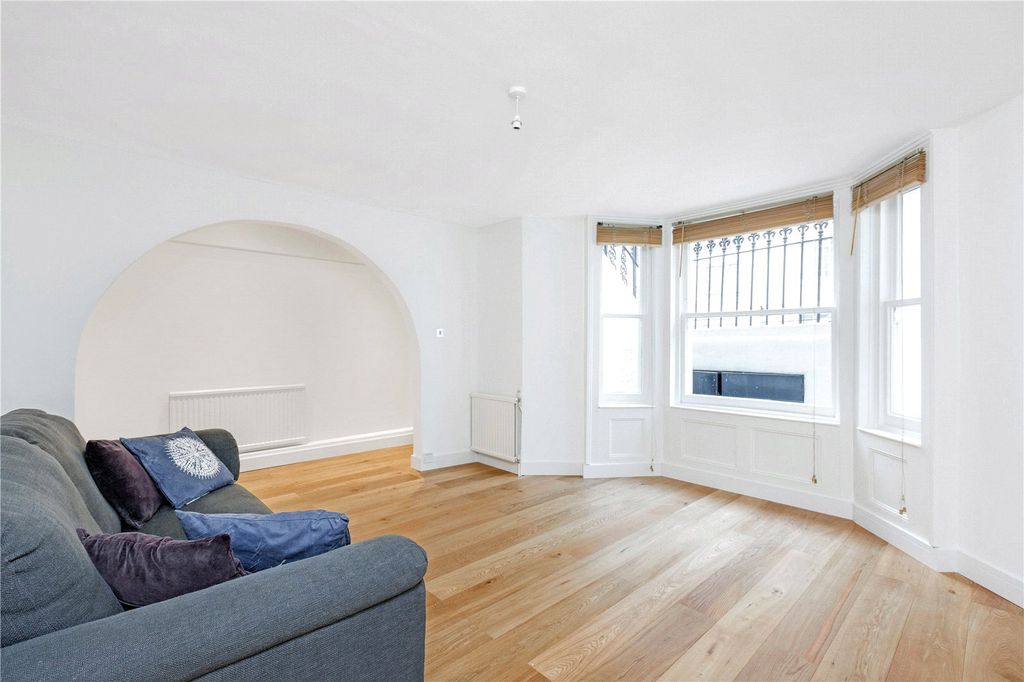 Property photo 1 of 9