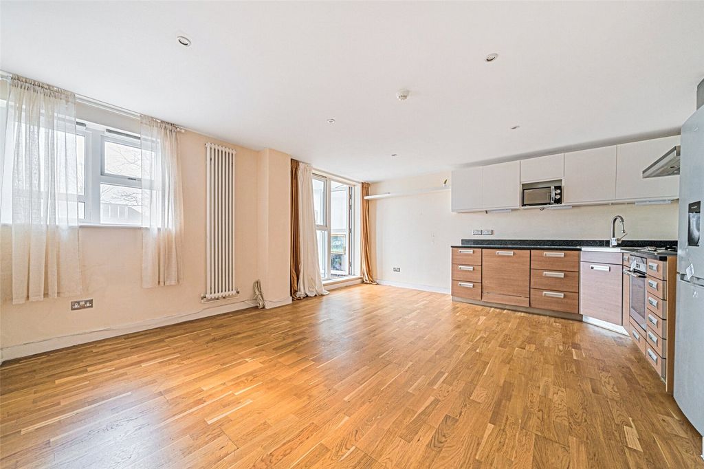 Property photo 3 of 14 Reception/ Kitchen
