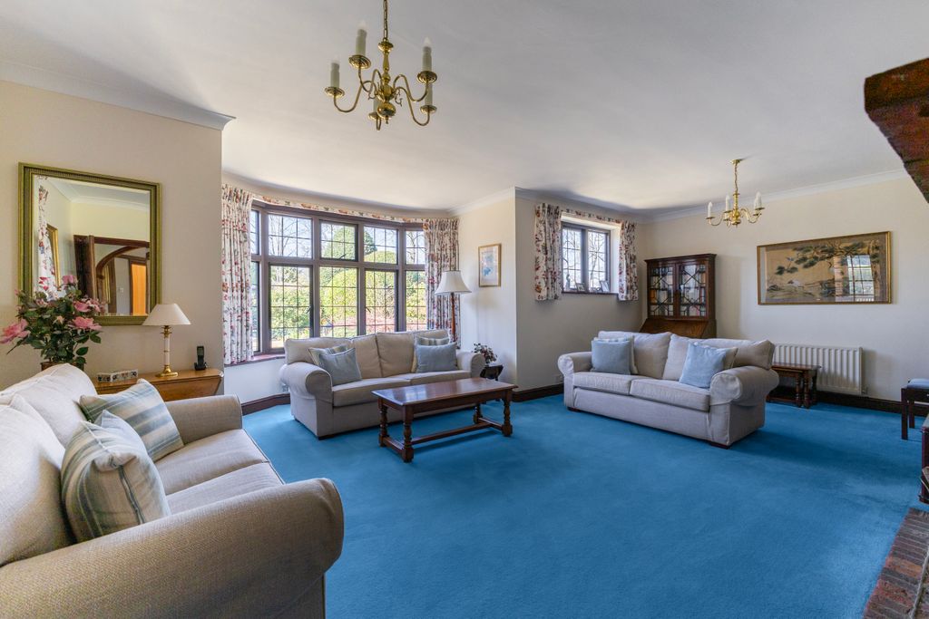 Property photo 3 of 25