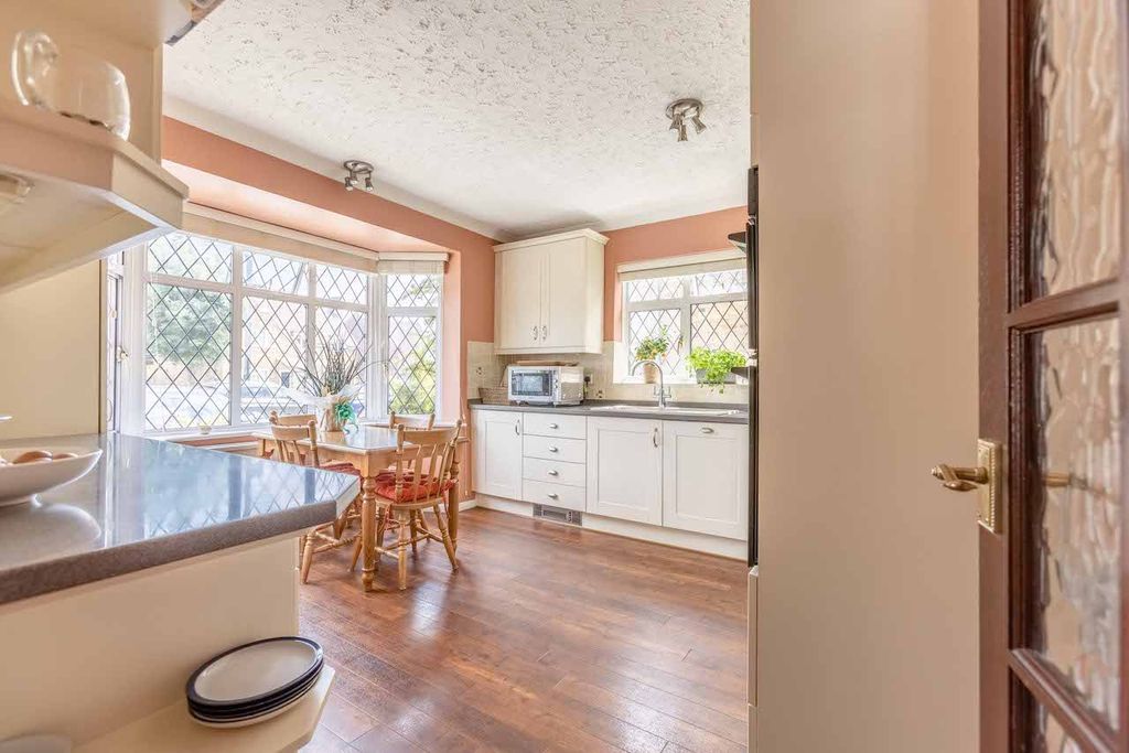 Property photo 3 of 13