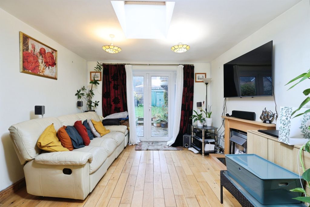 Property photo 2 of 11