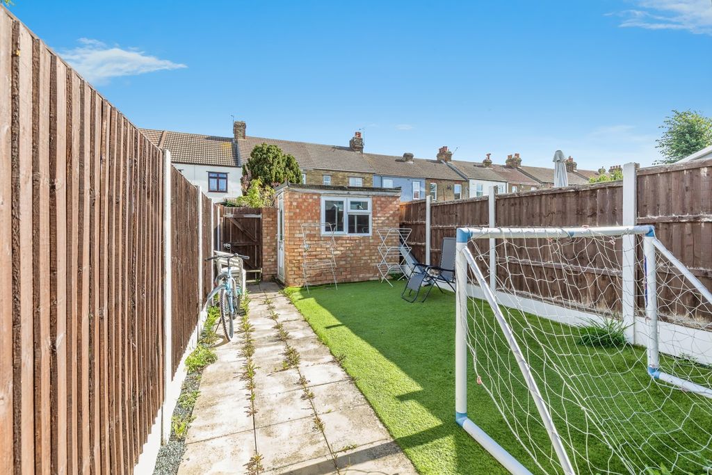 Property photo 3 of 11 Photo