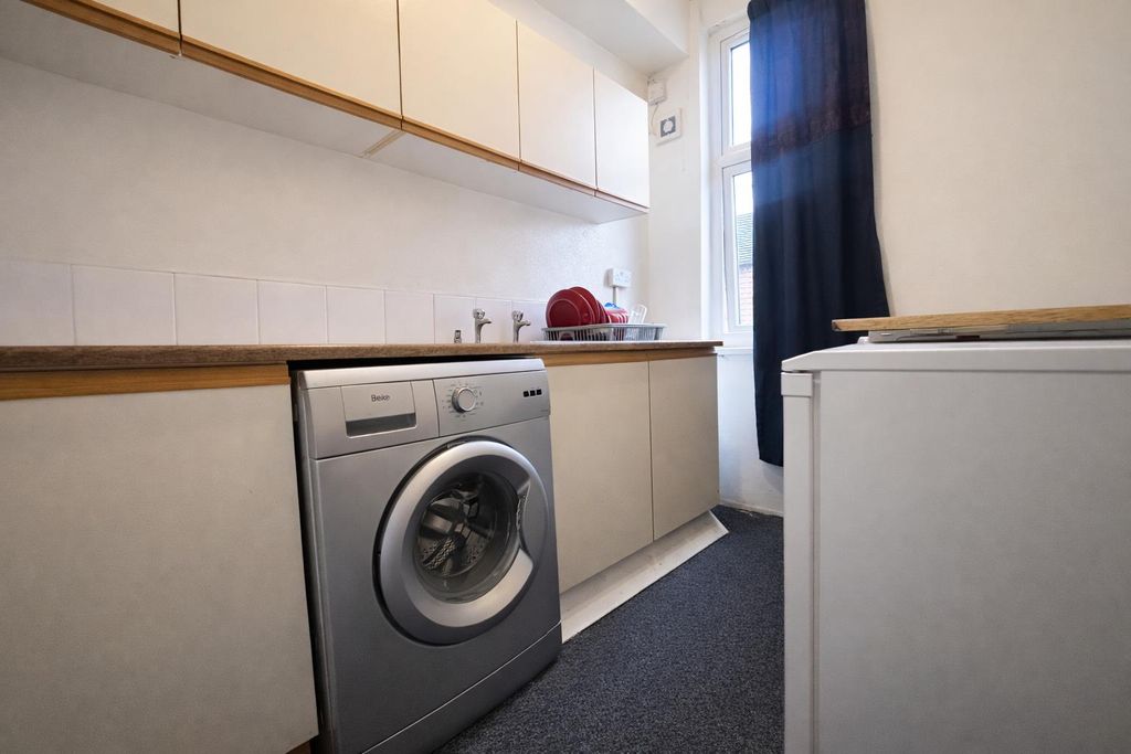 Property photo 3 of 4 Kitchen