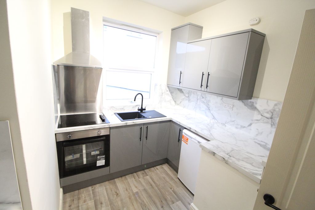 Property photo 2 of 7 Img_7931