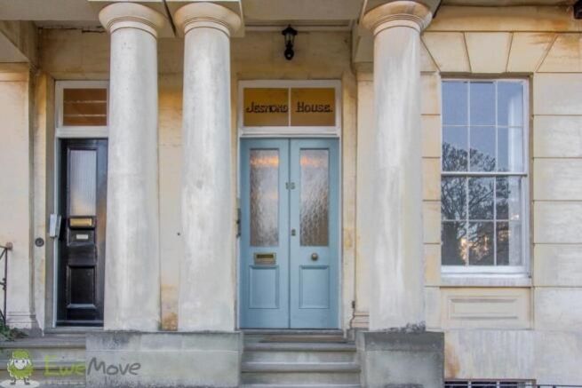 Property photo 1 of 12 Flat419Lcfront