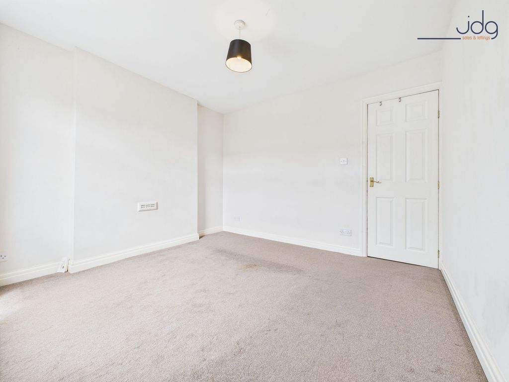 Property photo 3 of 11 Double Bedroom 1