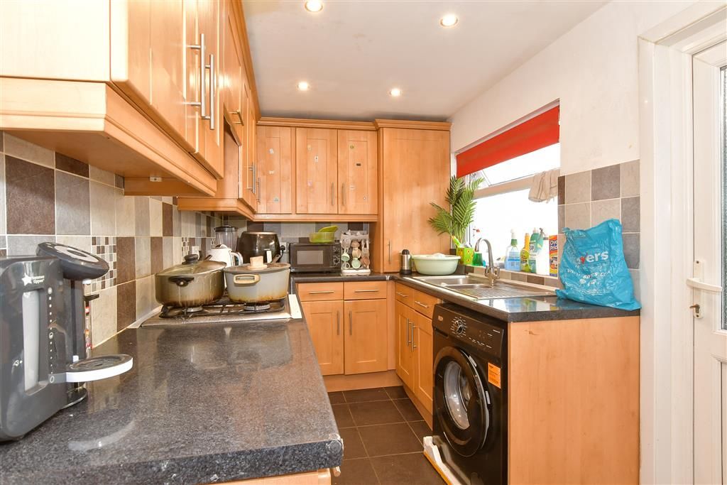 Property photo 3 of 9 Kitchen