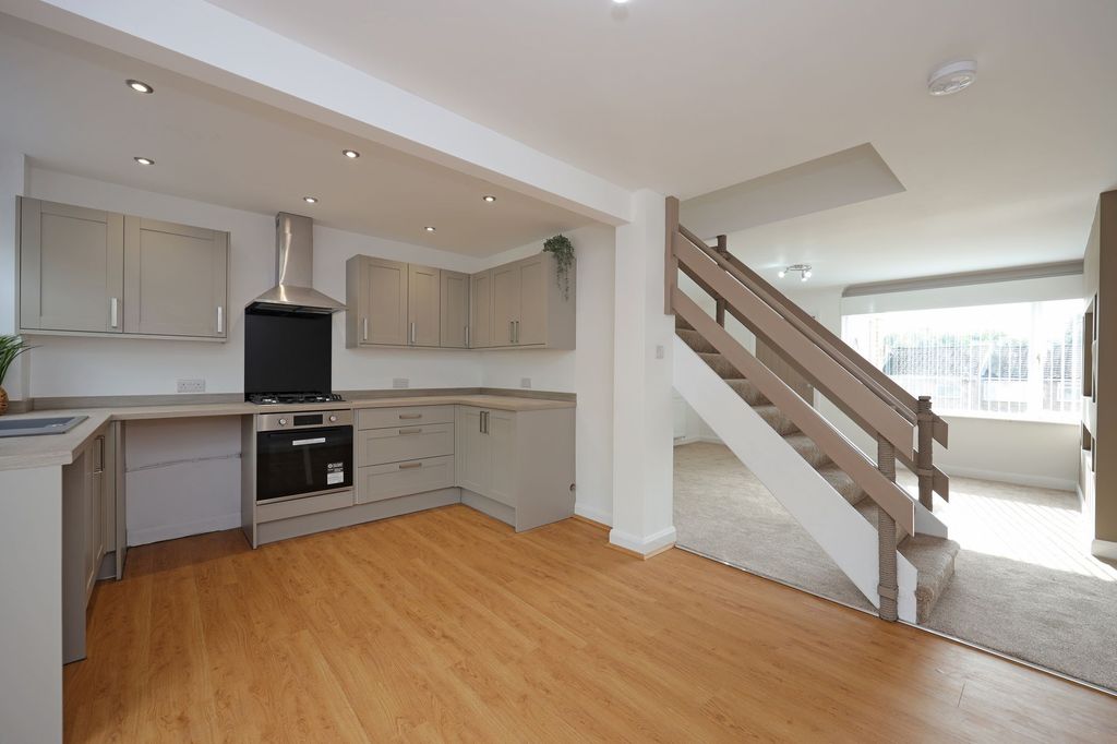 Property photo 3 of 24