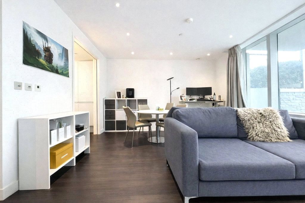 Property photo 2 of 15 Picture No. 20