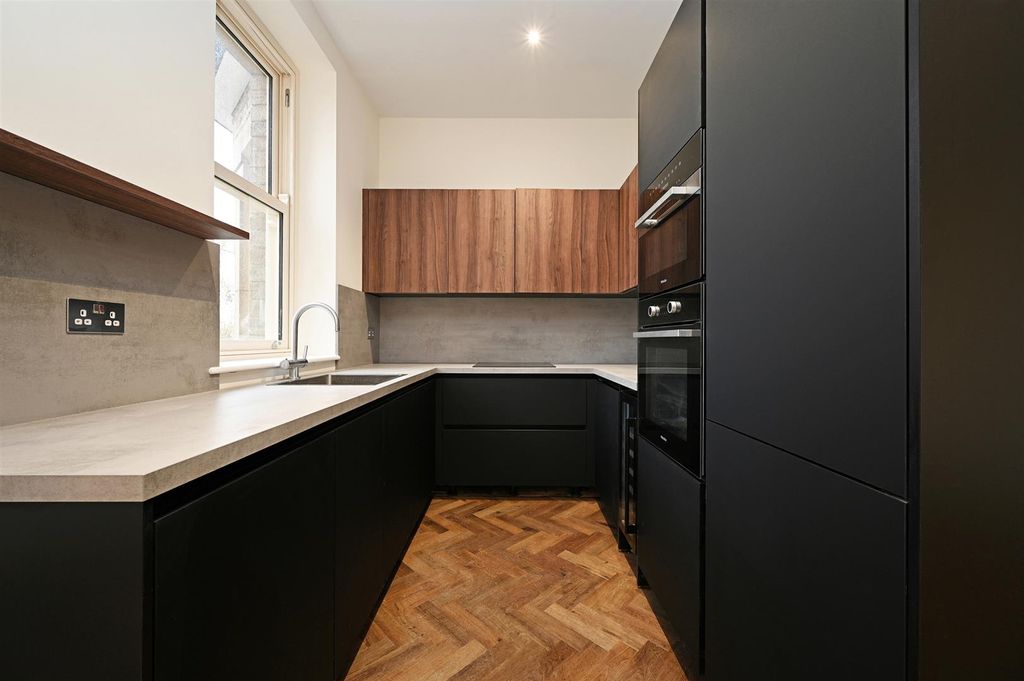 Property photo 2 of 19 Kitchen
