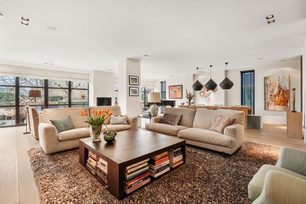 Property photo 2 of 65