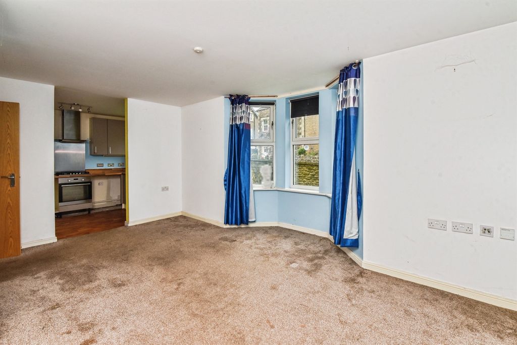 Additional image 4 of 2 bed flat for saleBennett Gardens, Frome BA11