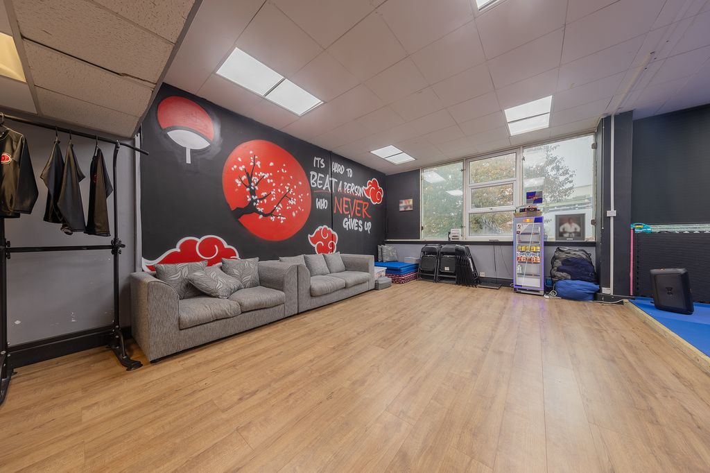 Property photo 3 of 59