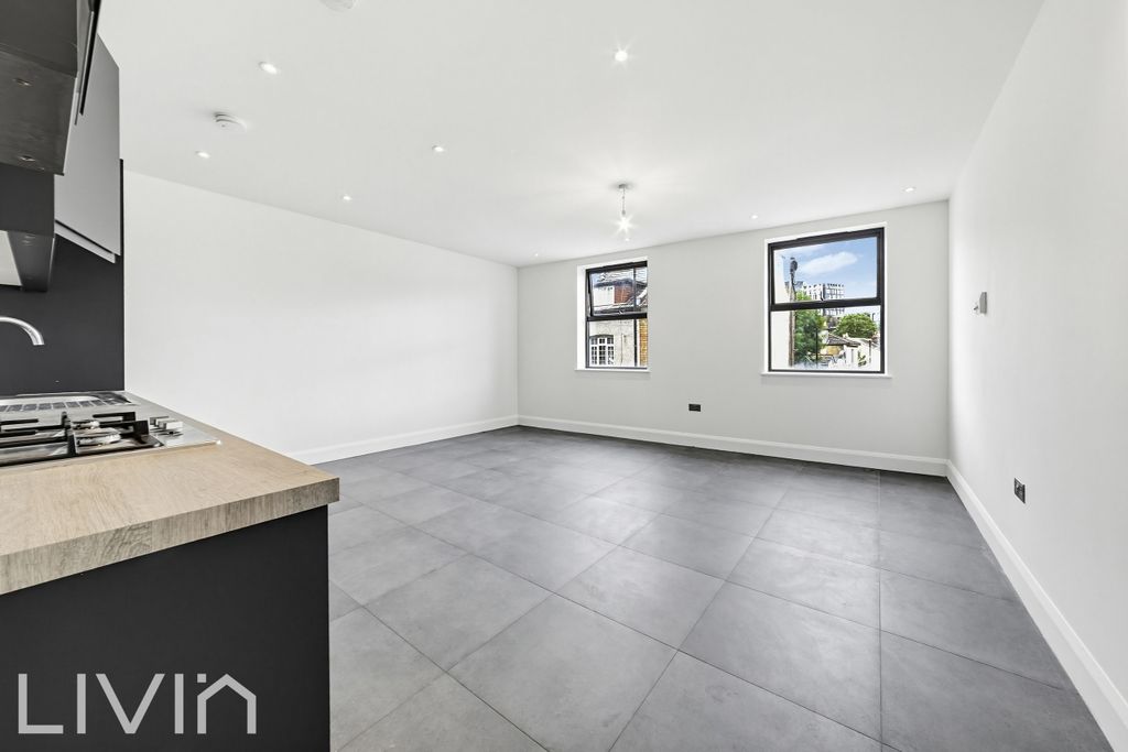 Property photo 2 of 8 2
