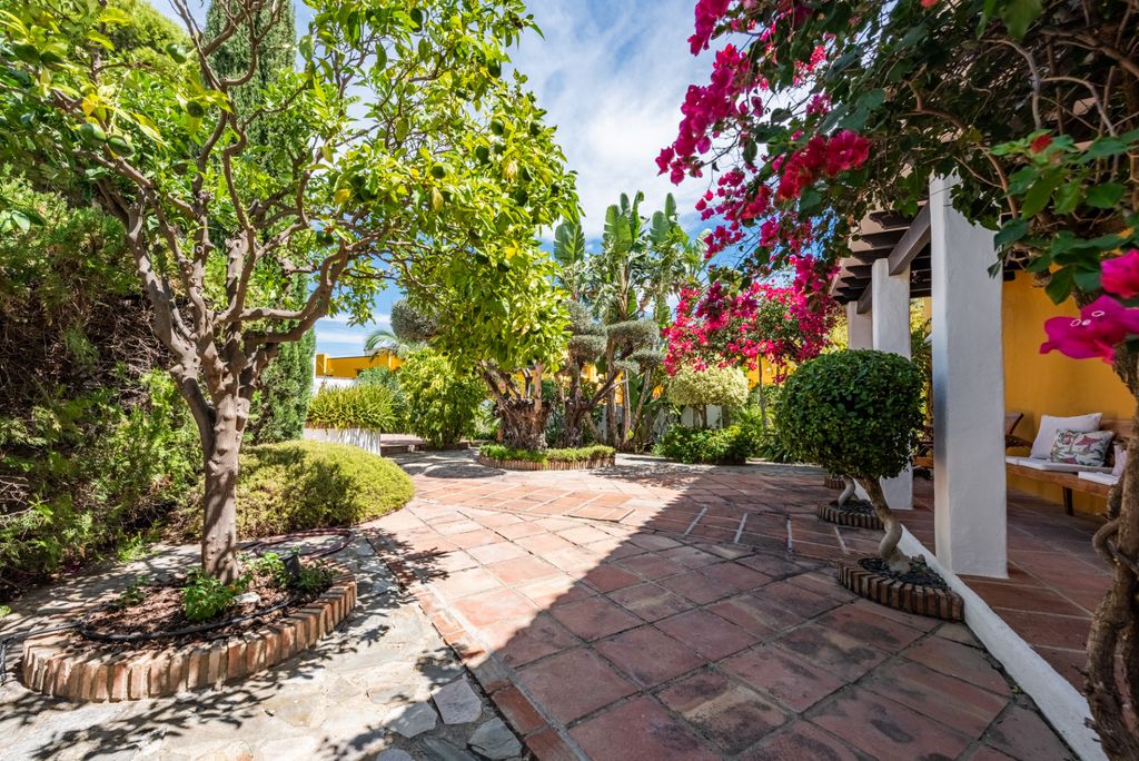 Property photo 3 of 33 Image