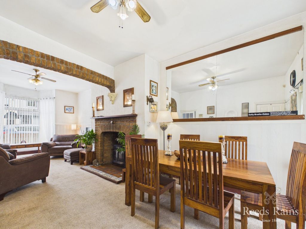 Property photo 3 of 24 Sitting/Dining Room