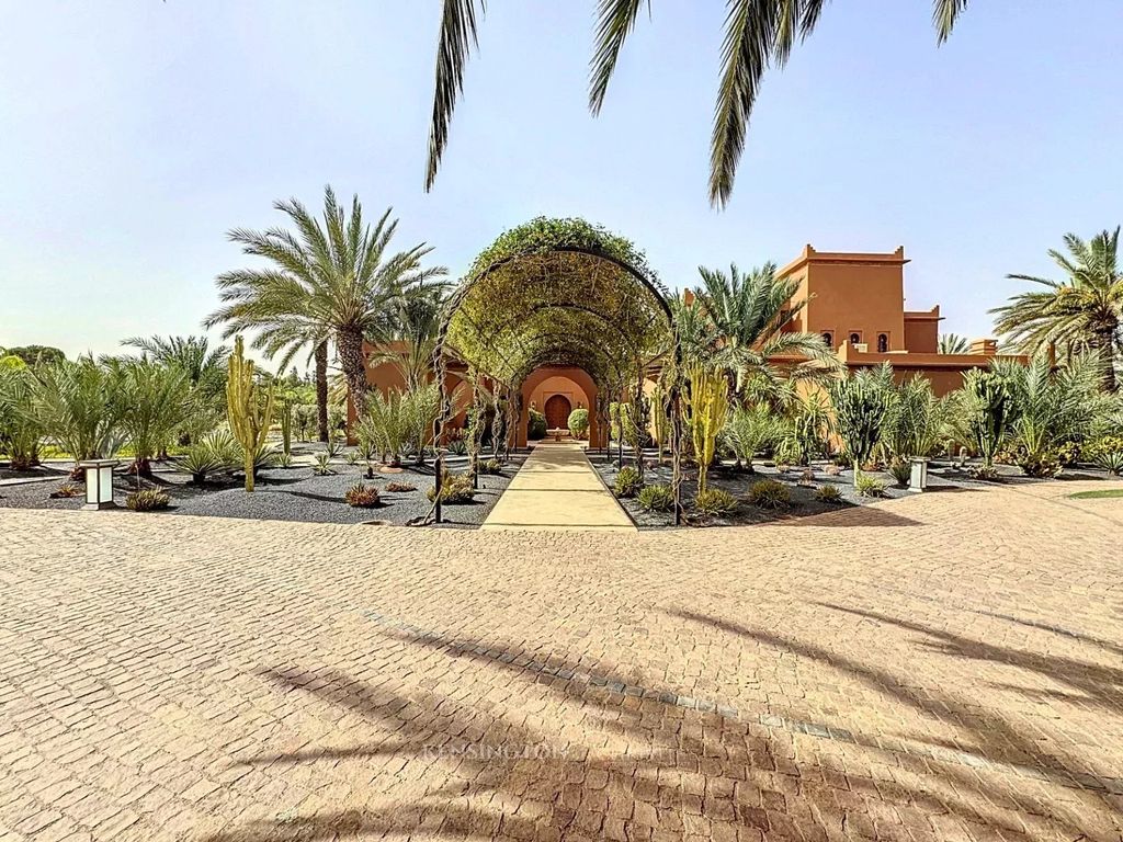 Property photo 2 of 32