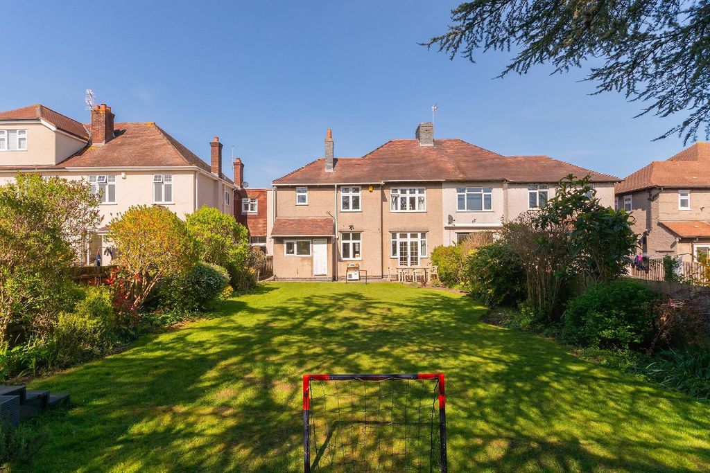 Property photo 3 of 49 2T8Che - External G.Jpg