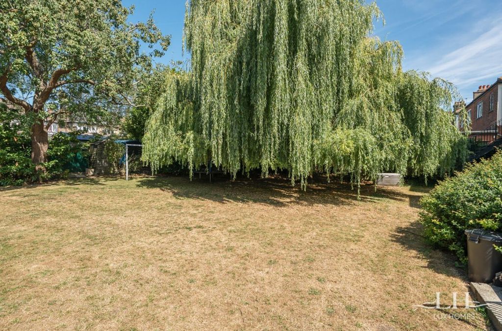 Property photo 3 of 17