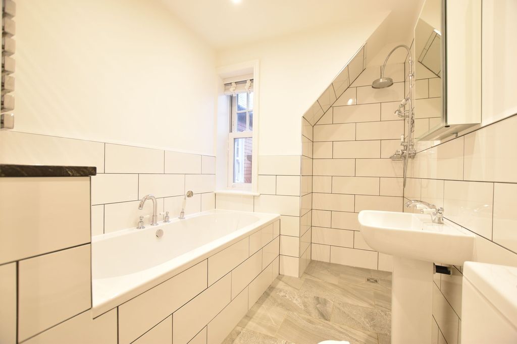 Property photo 2 of 4