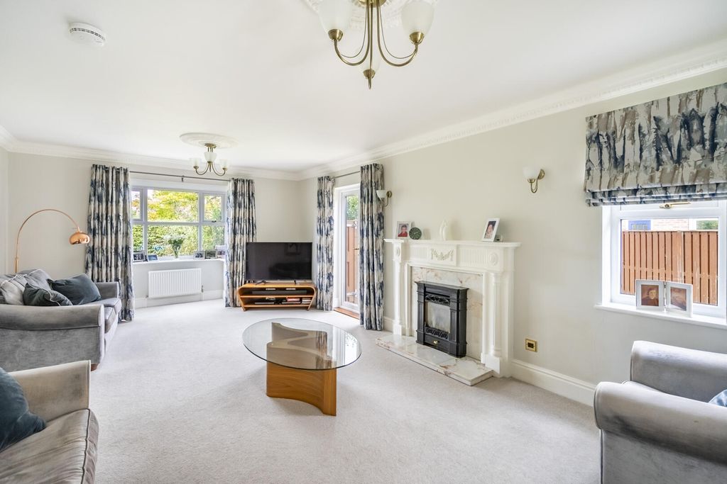 Property photo 2 of 26 Living Room