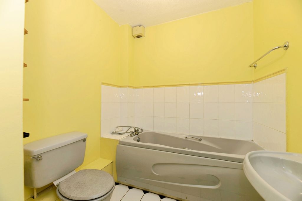 Property photo 3 of 12 Pbox-Img.Jpg