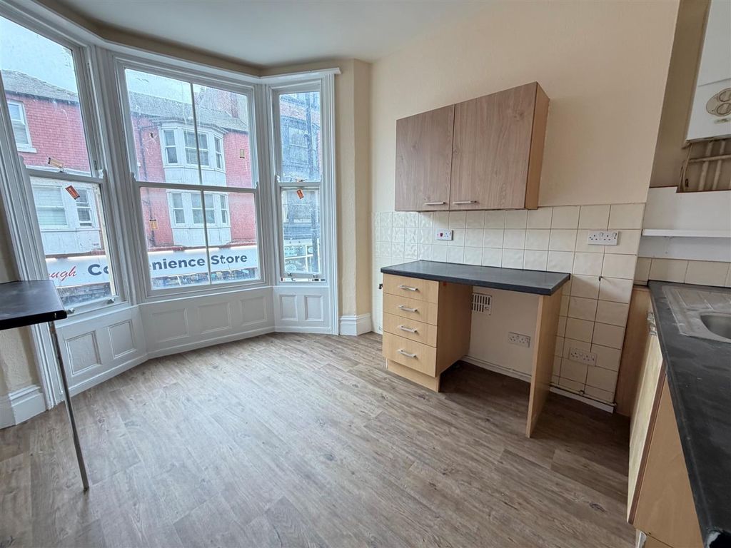 Property photo 3 of 7 8.Jpg