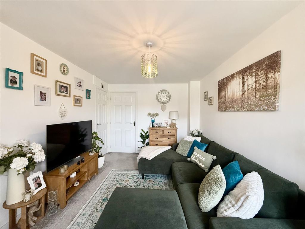 Property photo 2 of 17 2