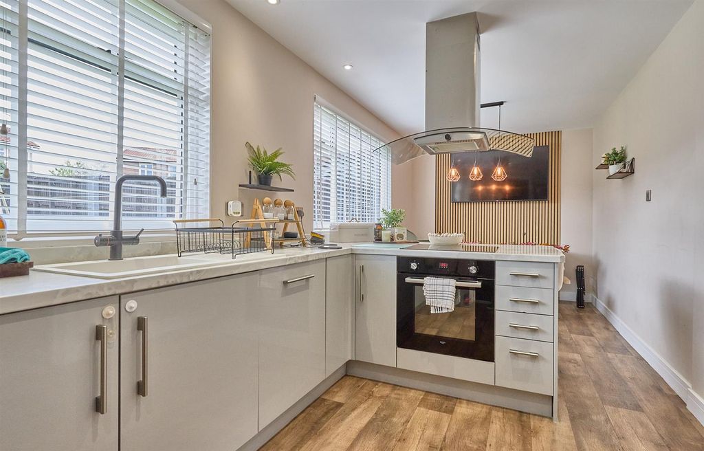 Property photo 2 of 14 Kitchen/Diner