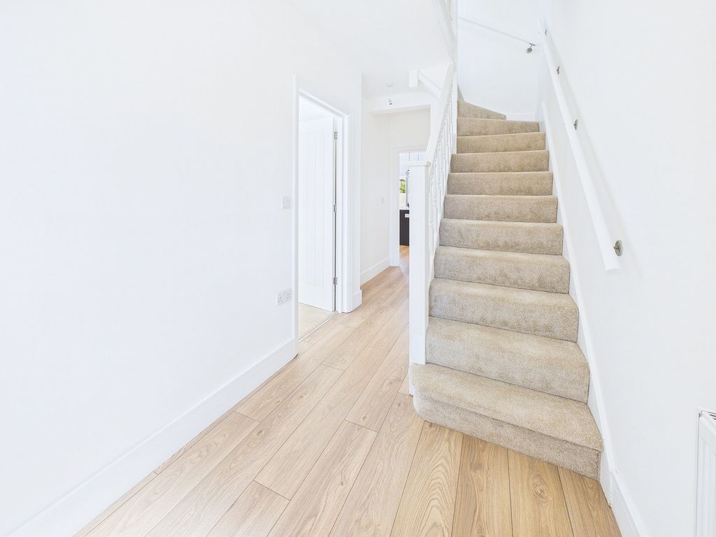 Property photo 3 of 35