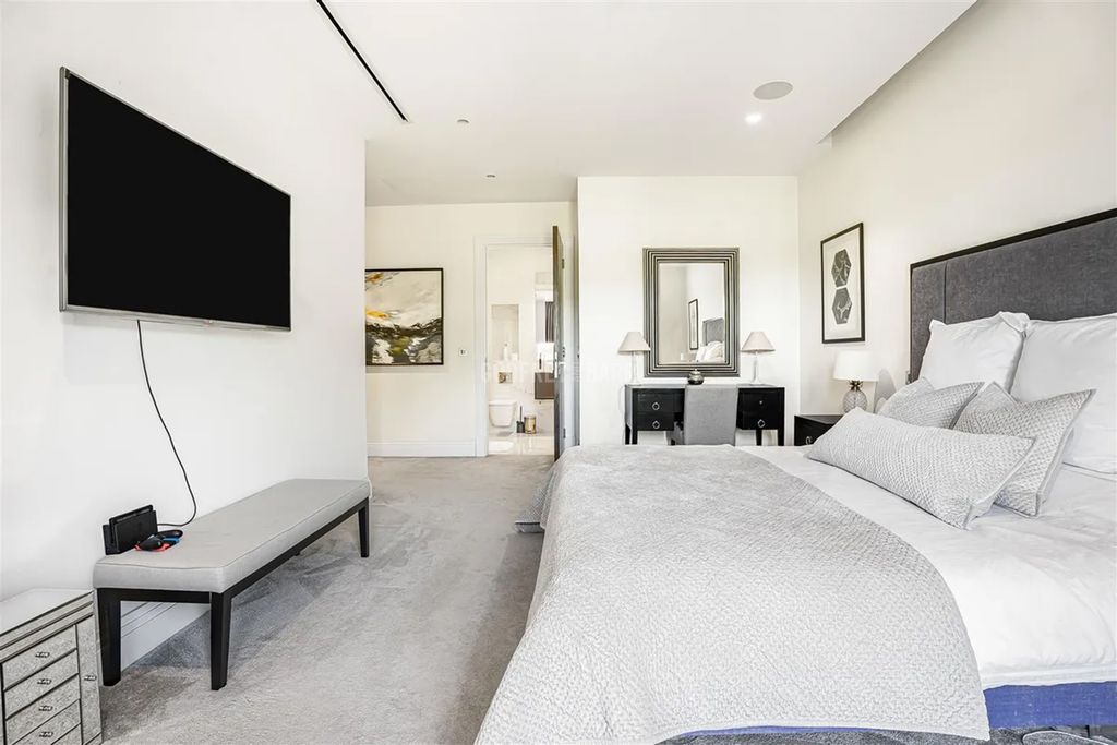 Additional image 12 of 3 bed flat to rentCockfosters Road, Hadley Wood EN4