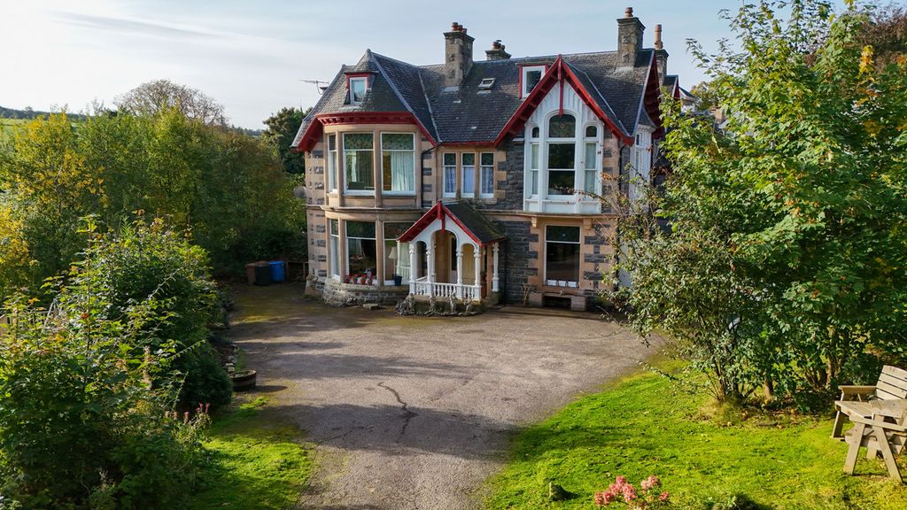 Property photo 1 of 50