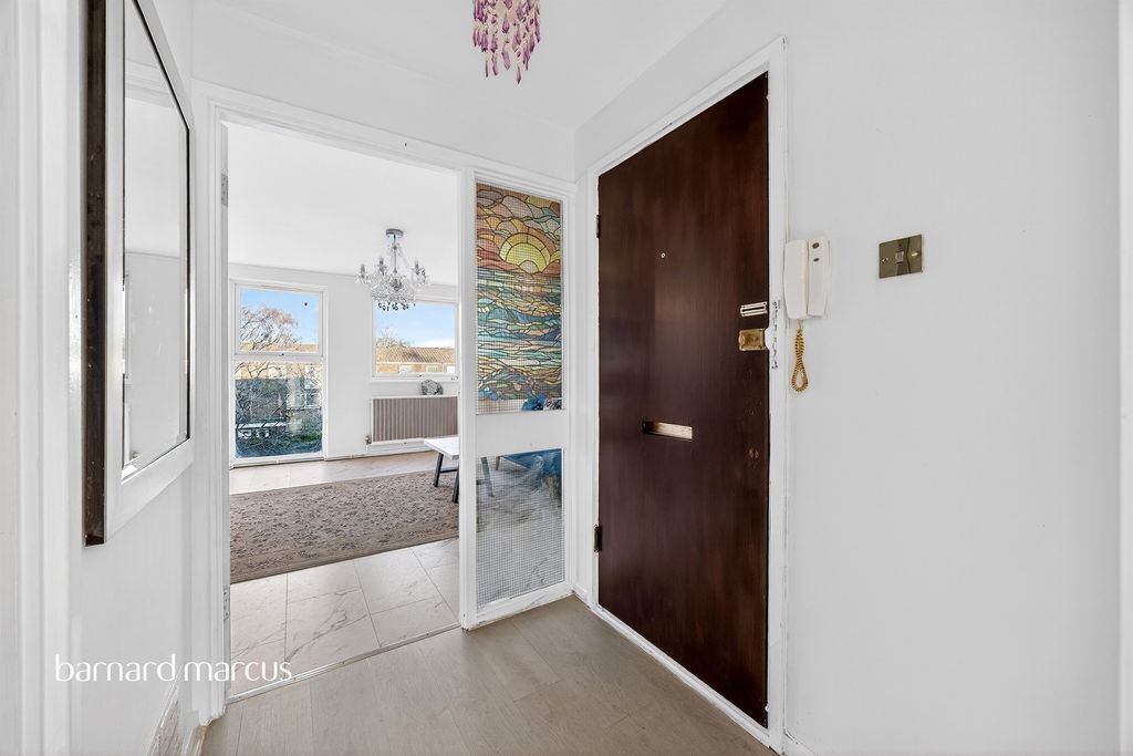 Property photo 3 of 11