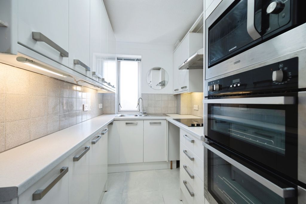 Property photo 3 of 12 Photo