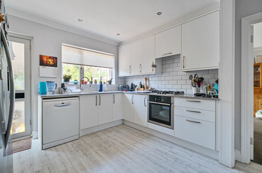 Property photo 3 of 15 Kitchen