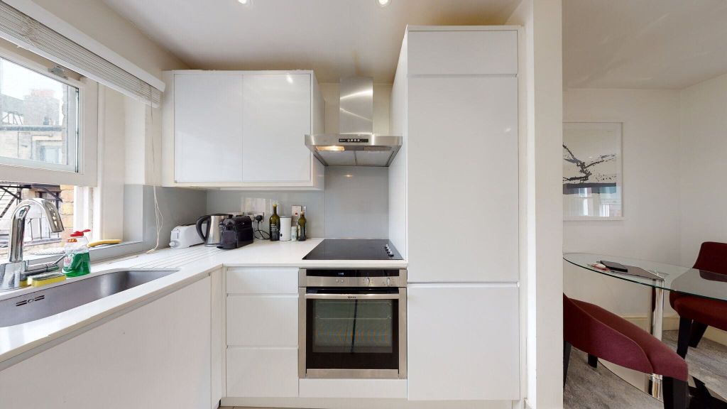 Property photo 2 of 20 Kitchen